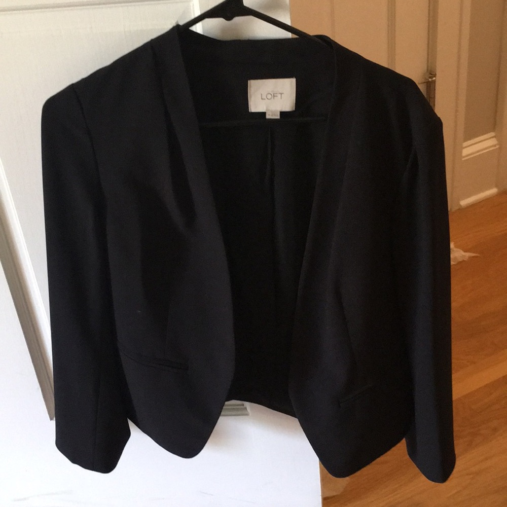 Black cropped blazer